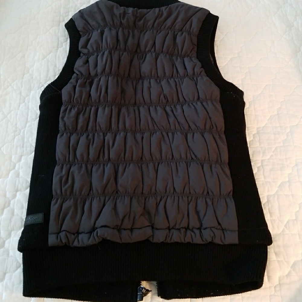 Vest - Picture 2 of 4